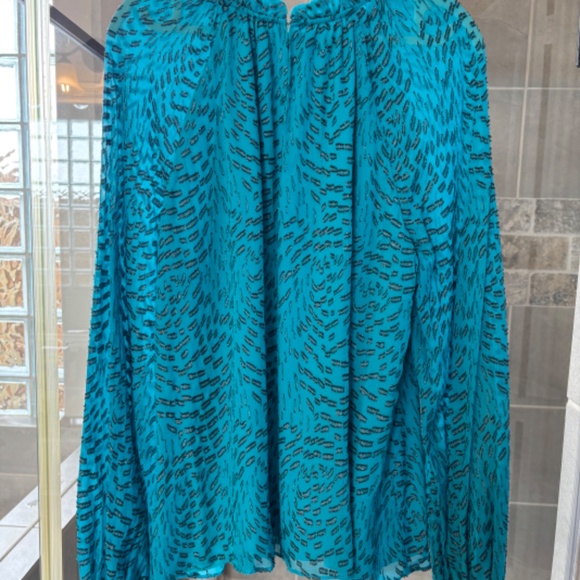 Lilly Pulitzer Blue Metallic Blouse - Picture 2 of 7